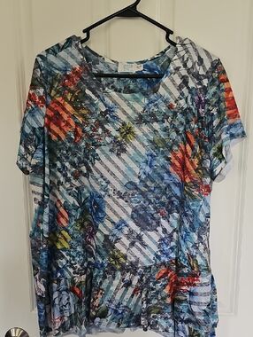 Time and Tru Blue Multicolor Floral Stripe Short Sleeve Ruffle Top